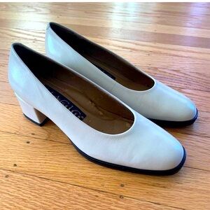 Perfect Vintage White Heels